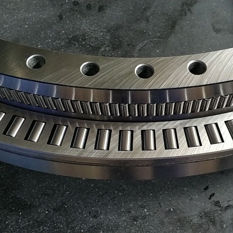Three-row roller slewing ring