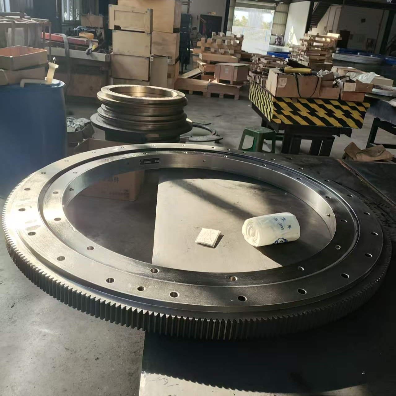 Precision slewing rings for machines