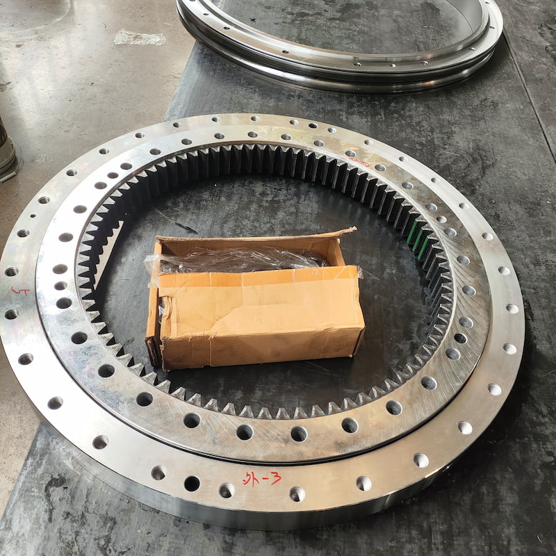 Crossed roller slewing bearings
