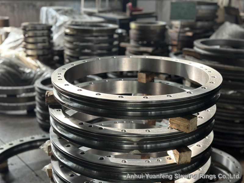 Slewing bearing vs ball bearing